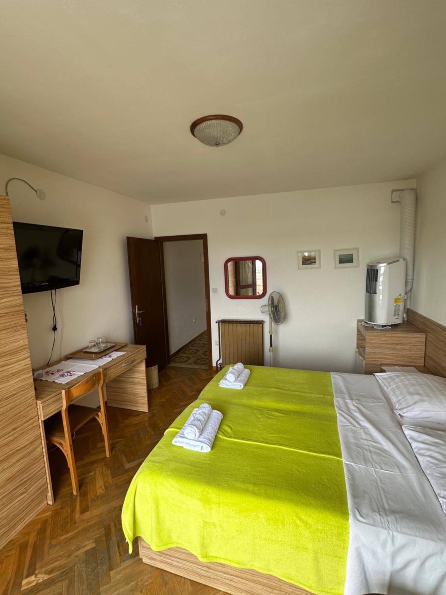 Rooms And Apartments Roza Portorož Kültér fotó