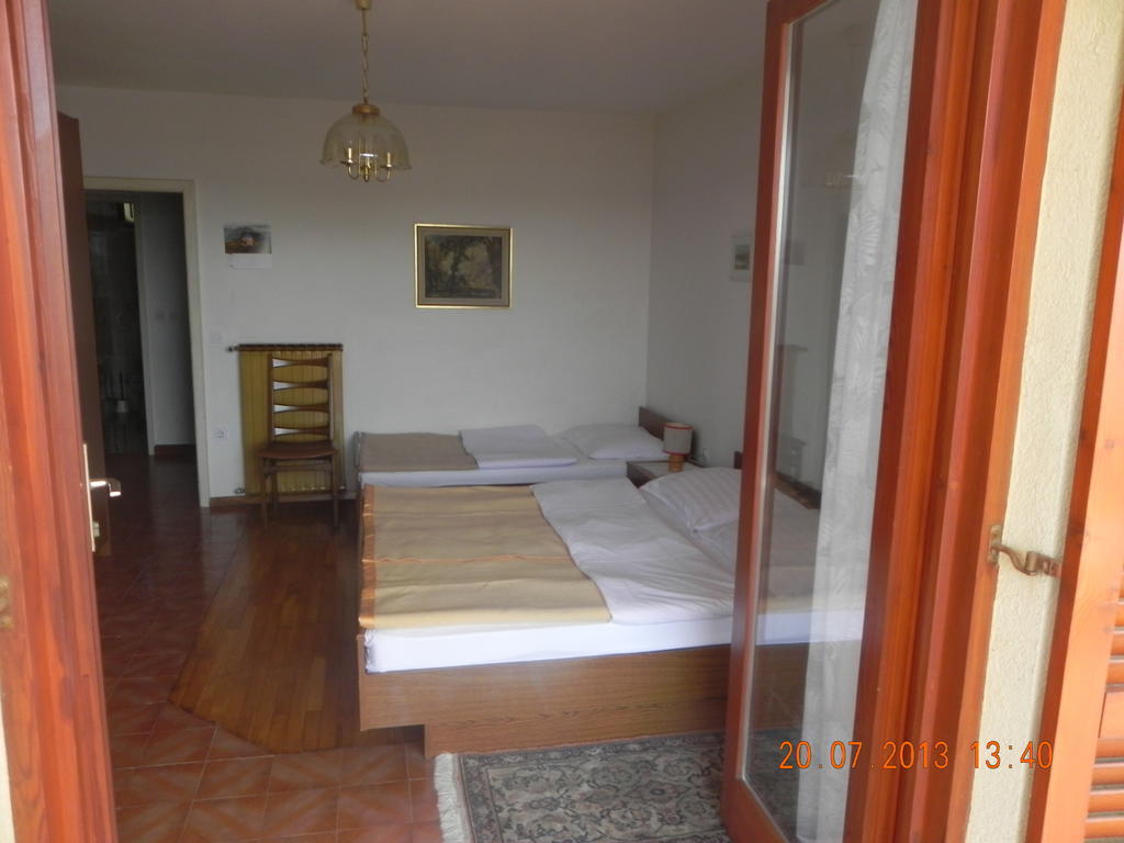 Rooms And Apartments Roza Portorož Kültér fotó